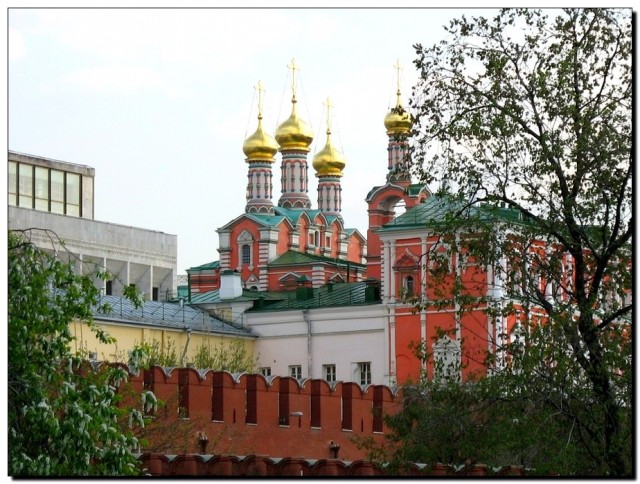 Кремлевская стена и купола