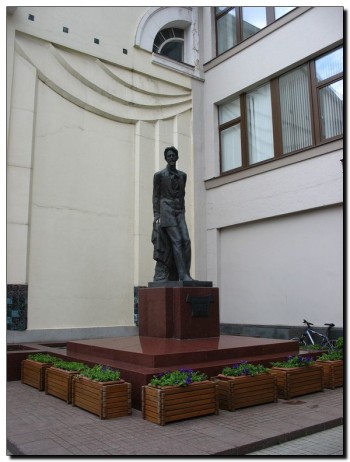 Памятник Антону Павловичу Чехову в  Москве