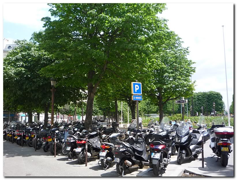 Мотоциклы и скутеры в Париже