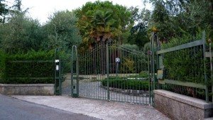 Кованые ворота в сад